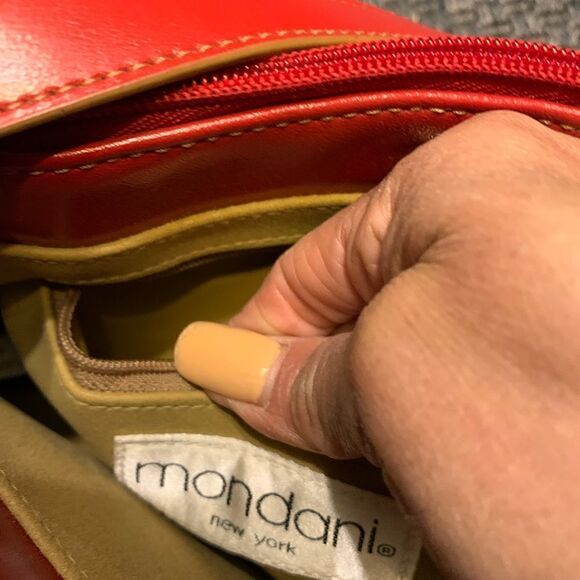 Vintage Mondani Vegan leather Shoulder Bag - Picture 9 of 16